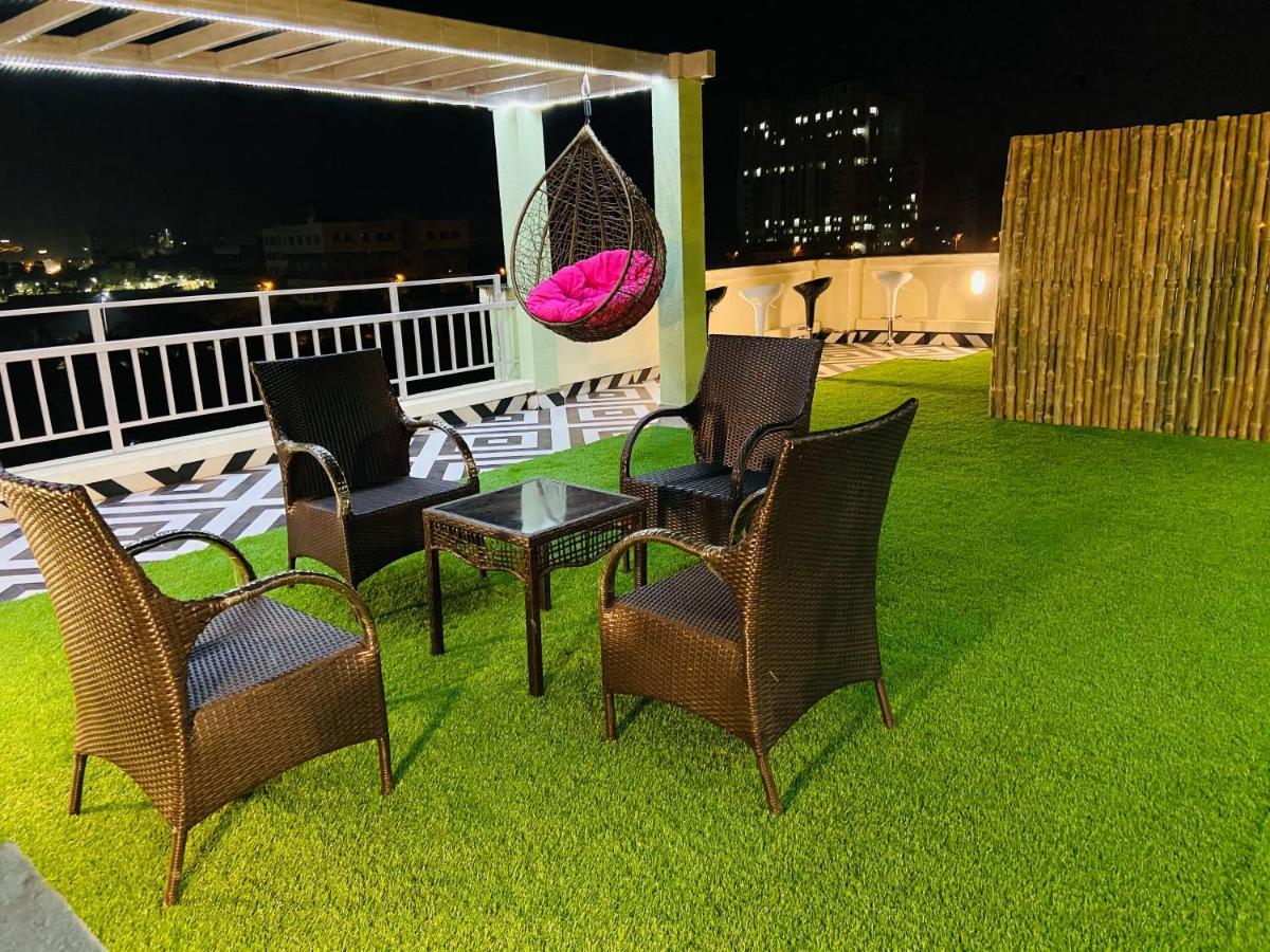 Bluo Facing 1bhk Newtown, Terrace Garden, Gym *